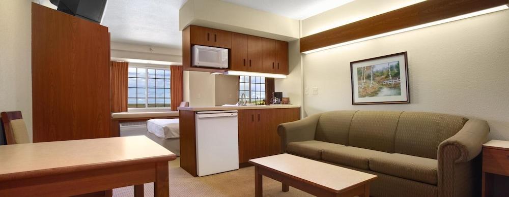Microtel Inn & Suites By Wyndham Rice Lake Exterior photo