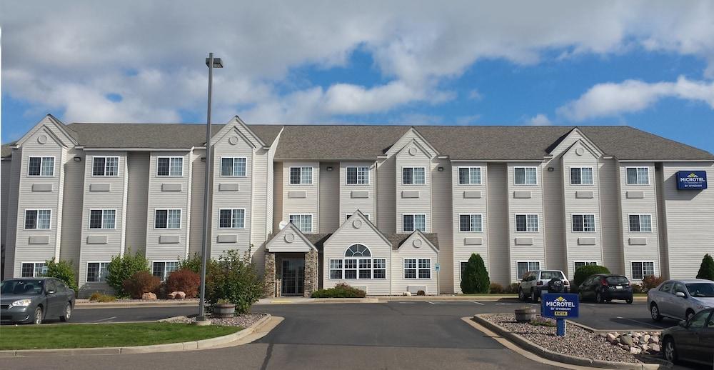 Microtel Inn & Suites By Wyndham Rice Lake Exterior photo