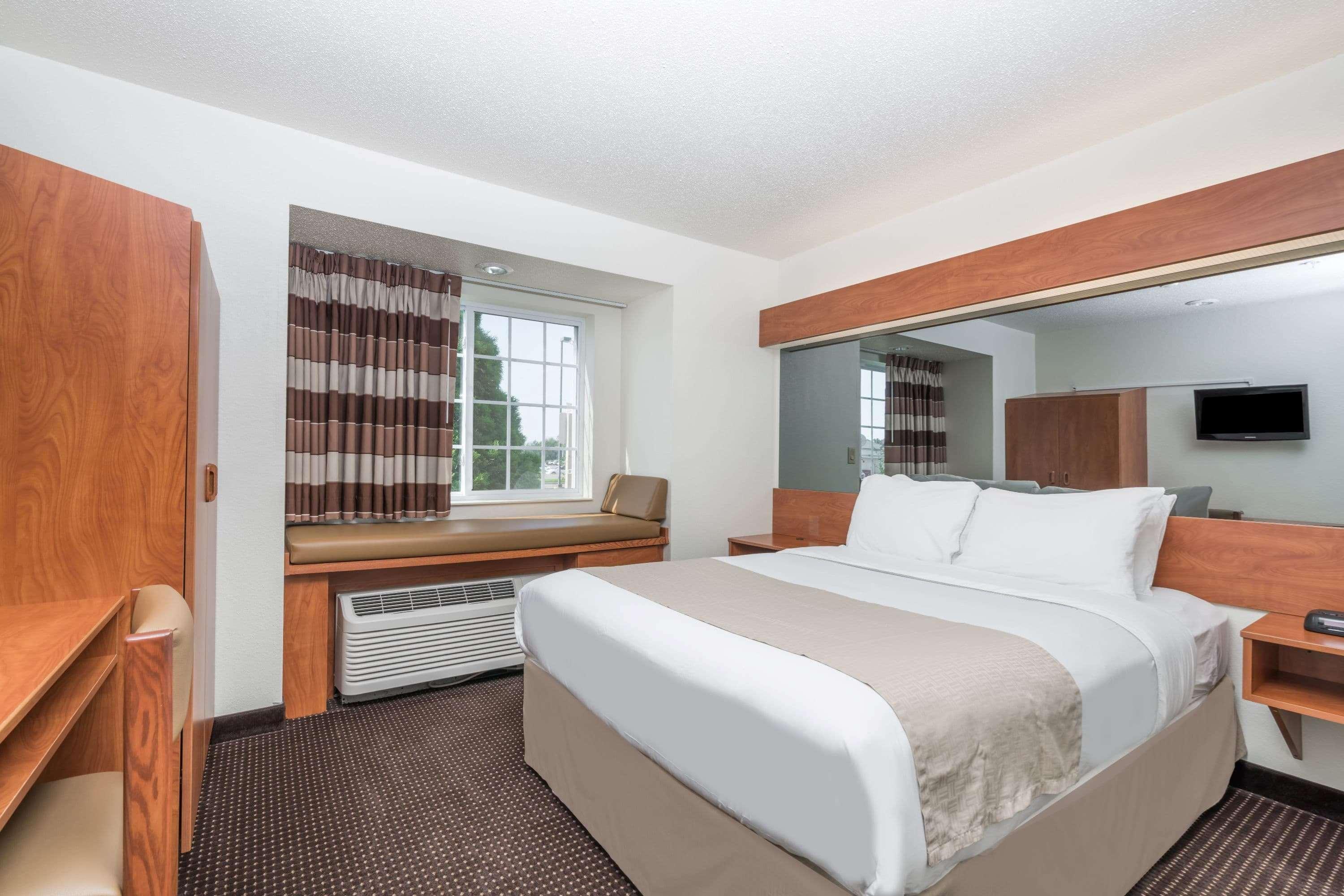 Microtel Inn & Suites By Wyndham Rice Lake Exterior photo