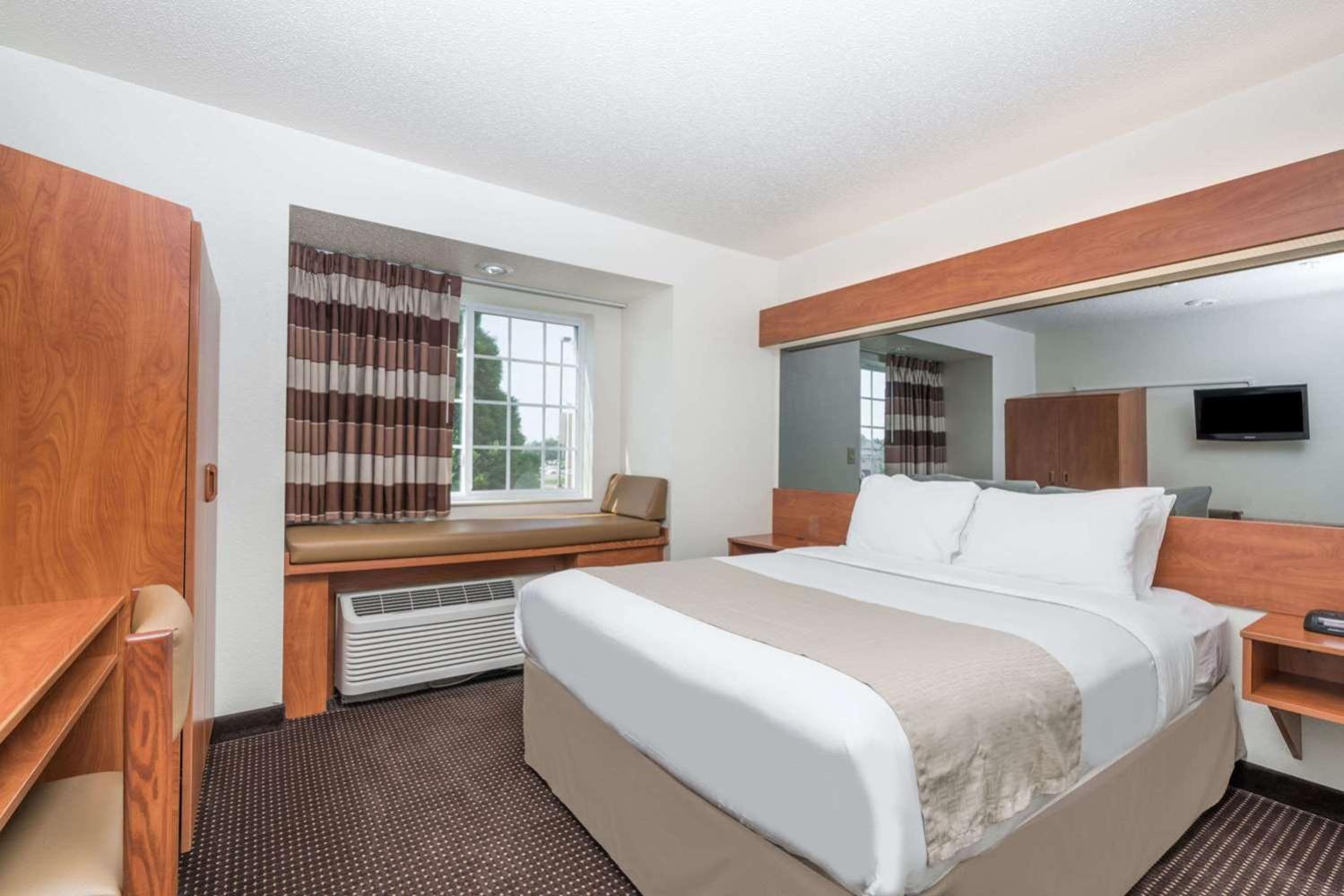Microtel Inn & Suites By Wyndham Rice Lake Exterior photo